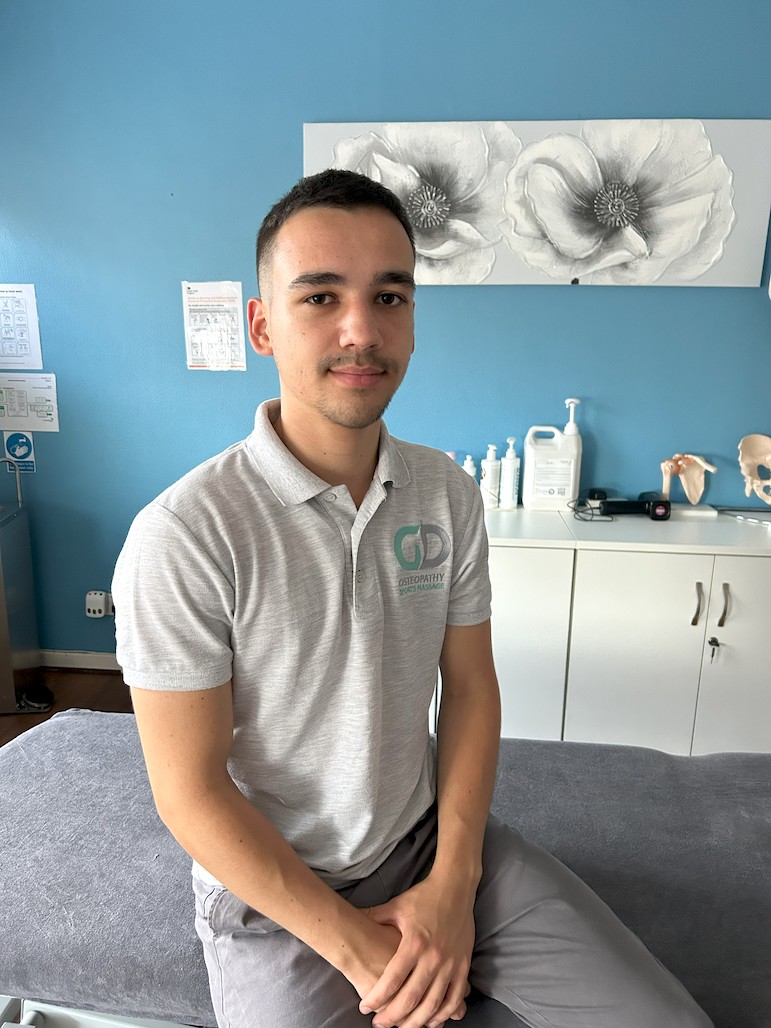 Ediz Daniels, Sports massage therapist in Enfield.